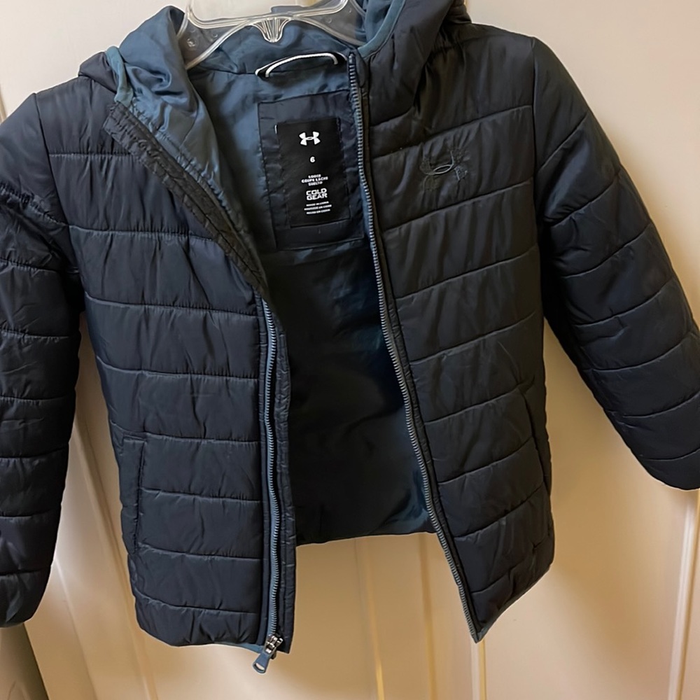 Boys under Armour puffy jacket size 6 EUC
